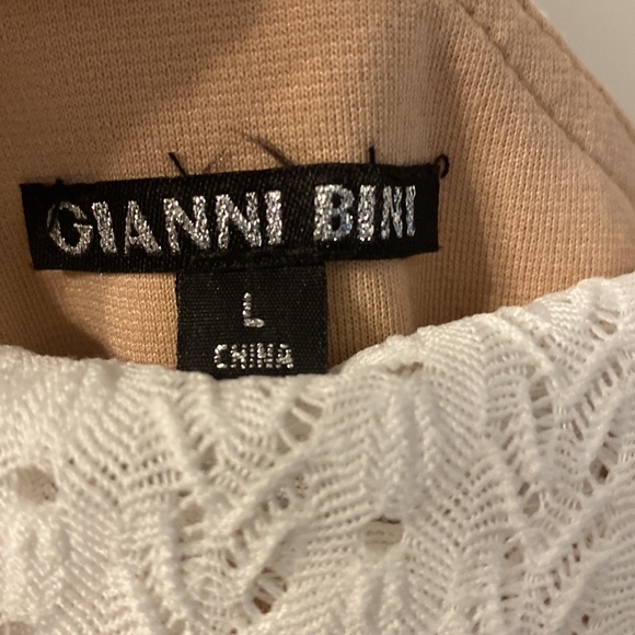 Gianni Bini white lace knee high dress. Size L - Picture 3 of 3